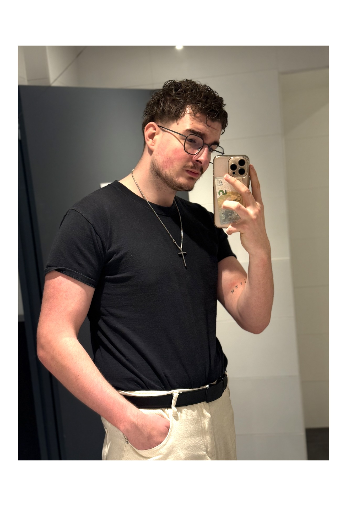 Profil de Dexter, 21 ans, Rencontre Mature à Holzthum