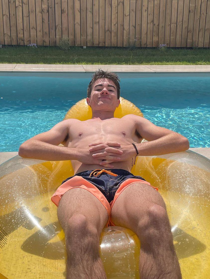 Profil de Aro, 20 ans, Rencontre Mature à Unterschlinder