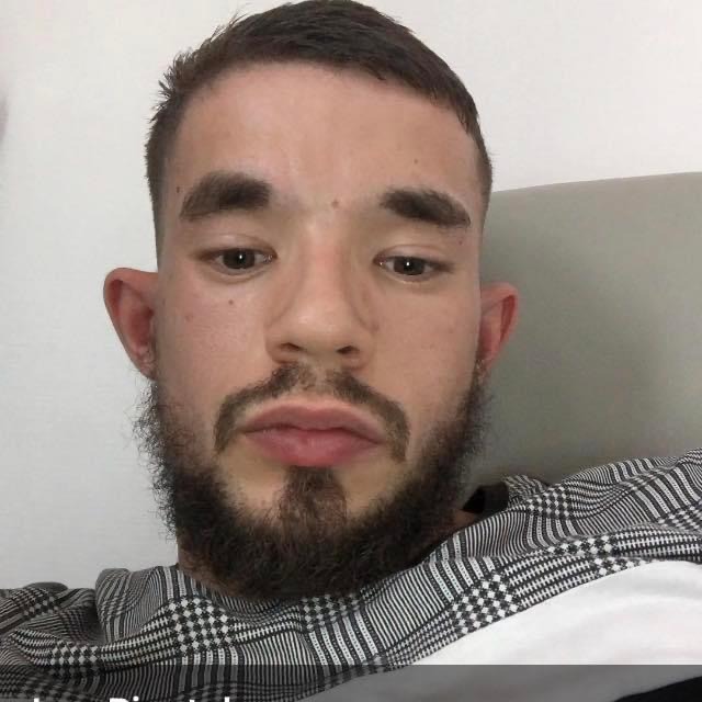 Profil de Olann, 26 ans, Rencontre Mature à Simmerschmelz