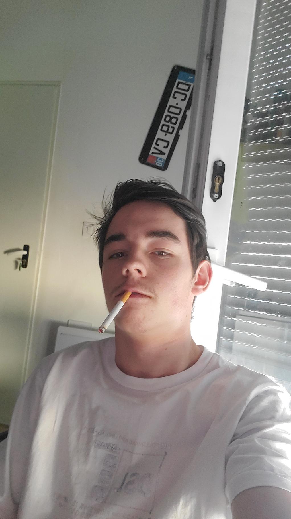 Profil de Kensy, 23 ans, Rencontre Mature à Schwebach